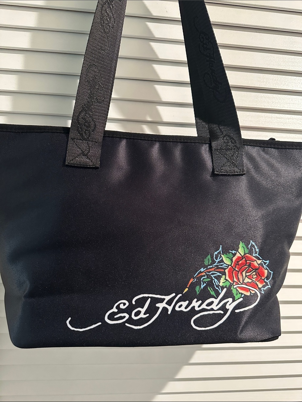 NWT Ed Hardy True Death & Roses Medium Tote/Shoulder Bag W/Charms. - Picture 4 of 11